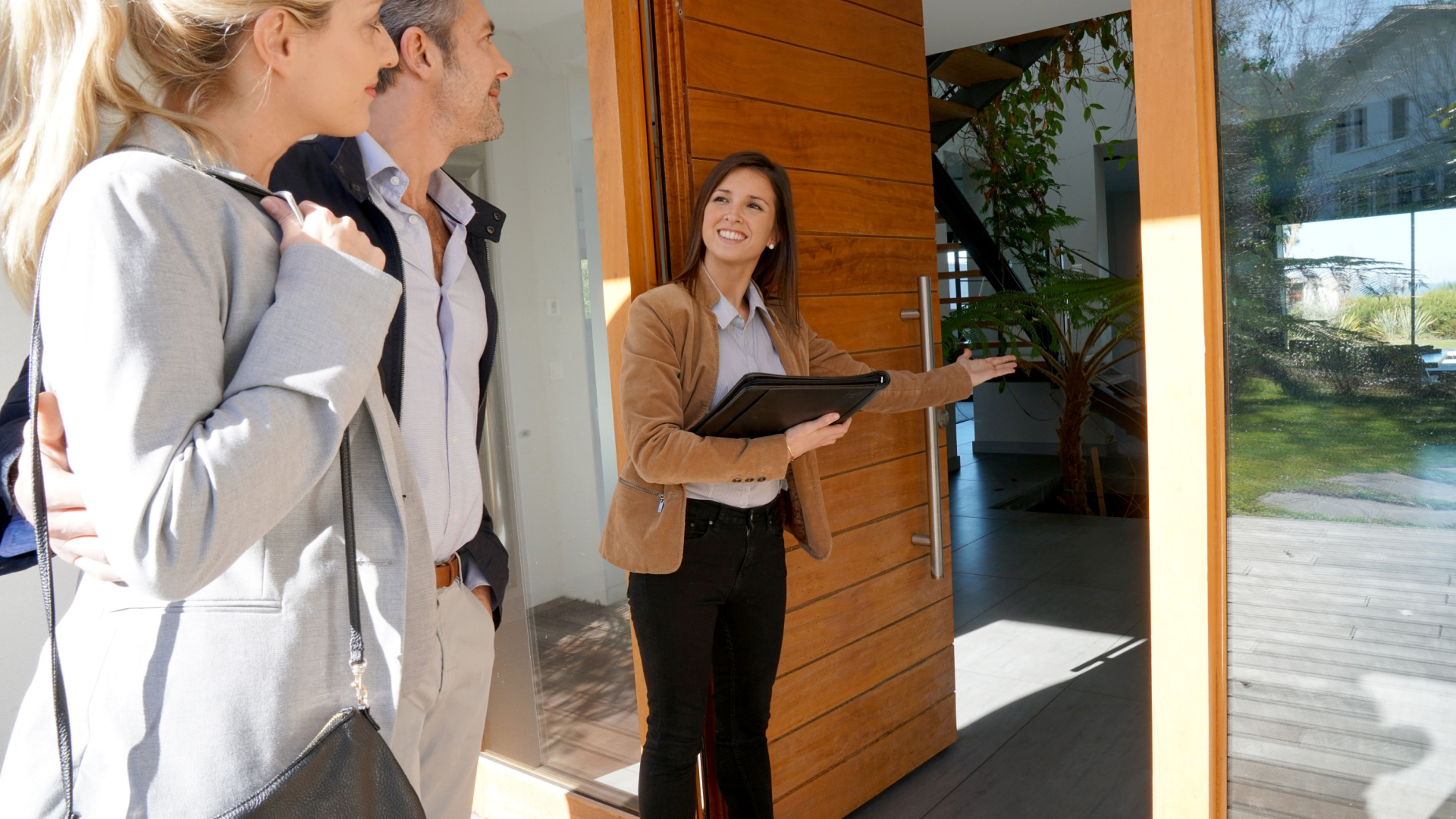 Se reconvertir dans l’immobilier : conseils et témoignages