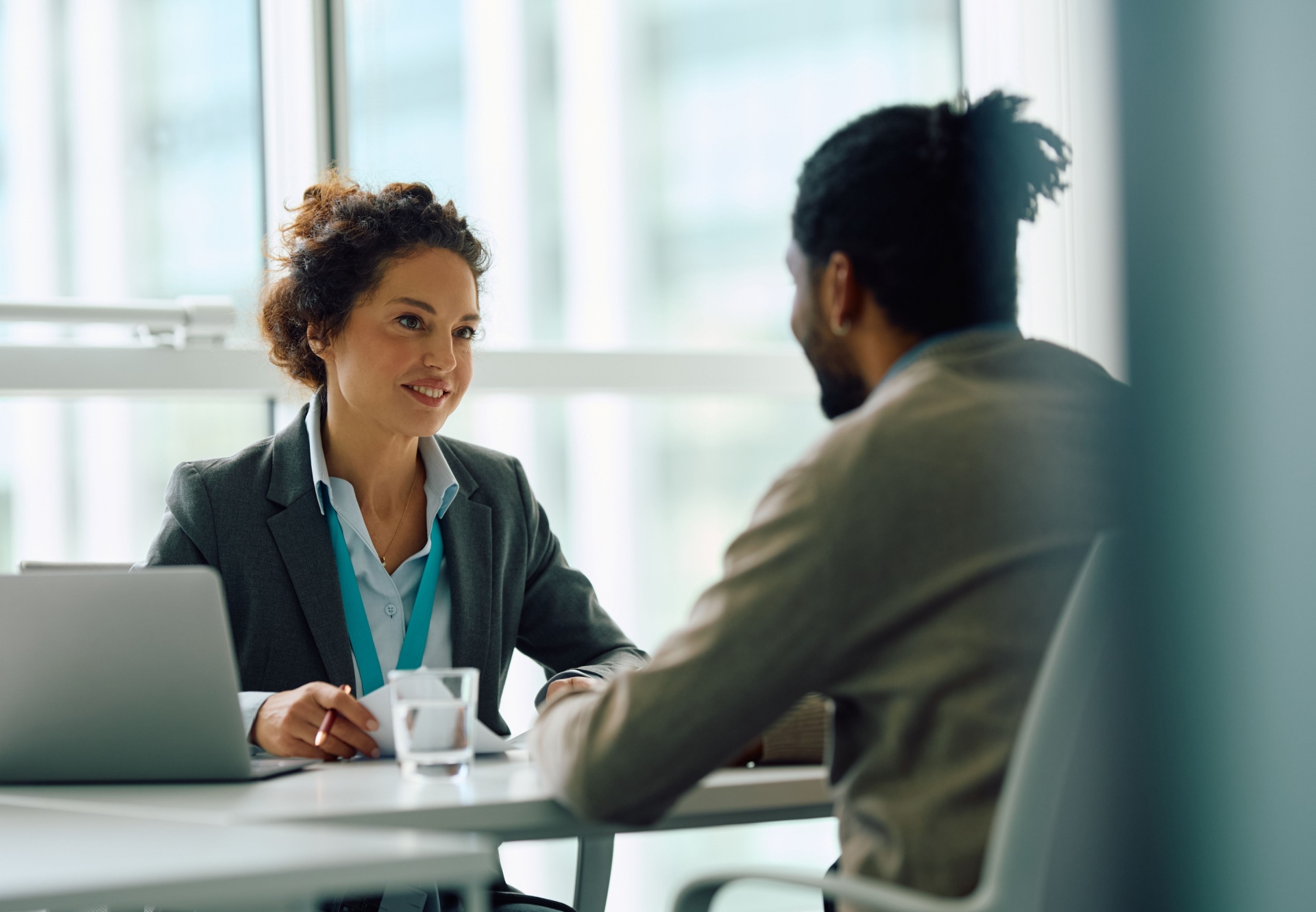 Emploi et reconversion : vers quels secteurs porteurs s’orienter en 2025 ?