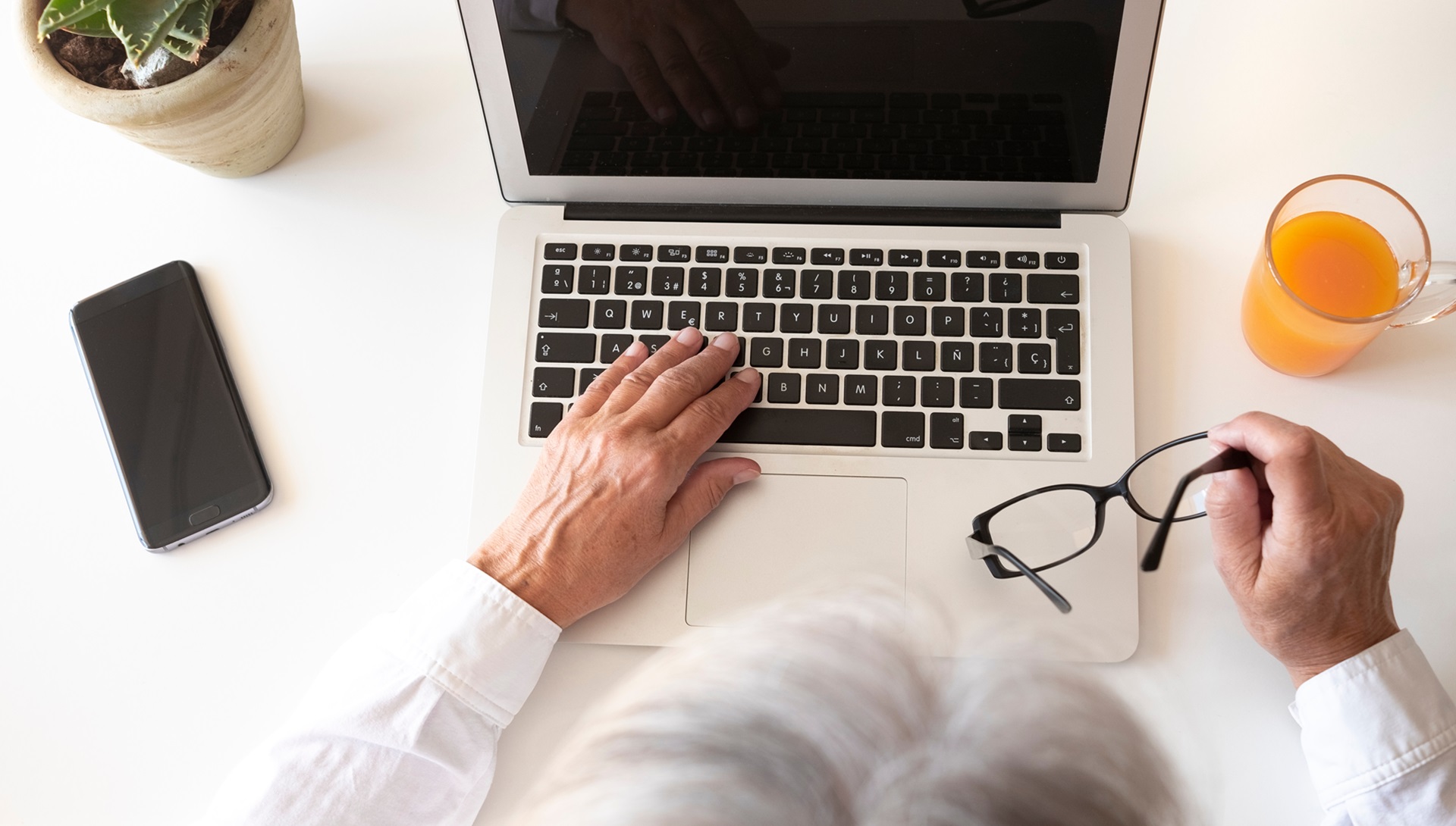 Seniors, formation digitale et employabilité : le parcours inspirant de Petra, manager de transition
